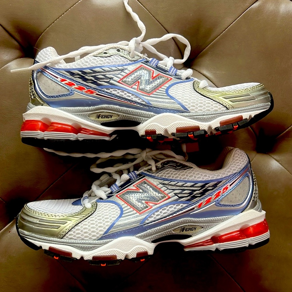 New Balance 1225 Women’s Size 6 Blue Orange Sneakers NWT and Box